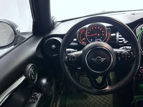 Used 2019 MINI Cooper 2-Door Hardtop w/ Signature Upholstery Package FWD image 12