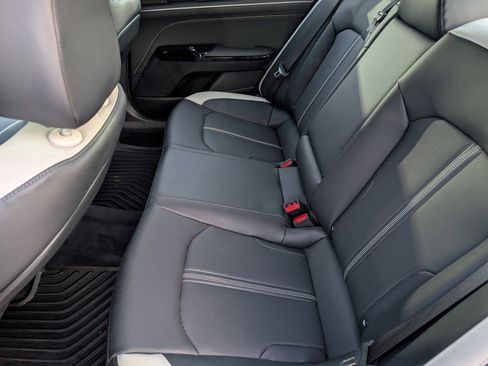 Used 2025 Kia K5 GT-Line image 10