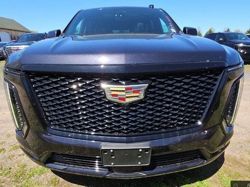 Certified 2025 Cadillac Escalade Sport Platinum w/ LPO, Floor Liner Package AWD/4WD image 2