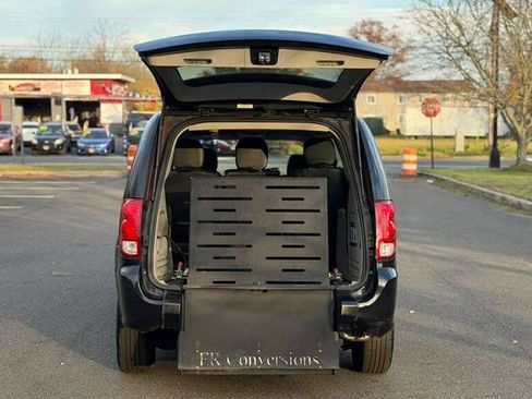 Used 2015 Dodge Grand Caravan American Value Package w/ UConnect Hands-Free Group image 14