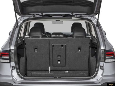 New 2026 Volkswagen Taos SE image 10