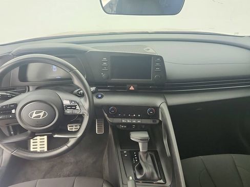 Used 2025 Hyundai Elantra Sport FWD image 16
