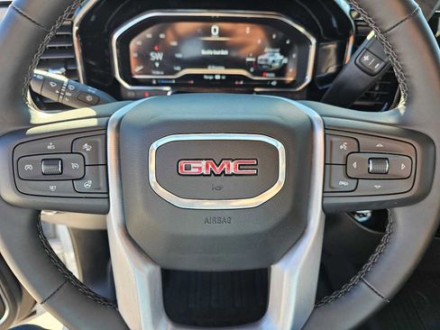 Used 2025 GMC Sierra 1500 SLE w/ Preferred Package image 24