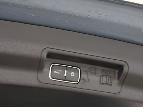 Used 2025 Ford Explorer ST AWD/4WD image 29