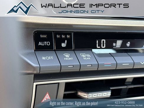 Used 2025 Toyota Camry SE w/ Convenience Package FWD image 51