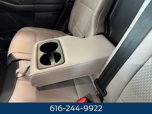 New 2025 Ford Escape SE image 19