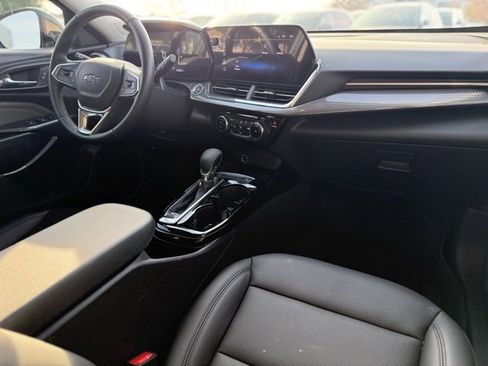 Used 2025 Chevrolet Trax ACTIV w/ Driver Confidence Package image 16