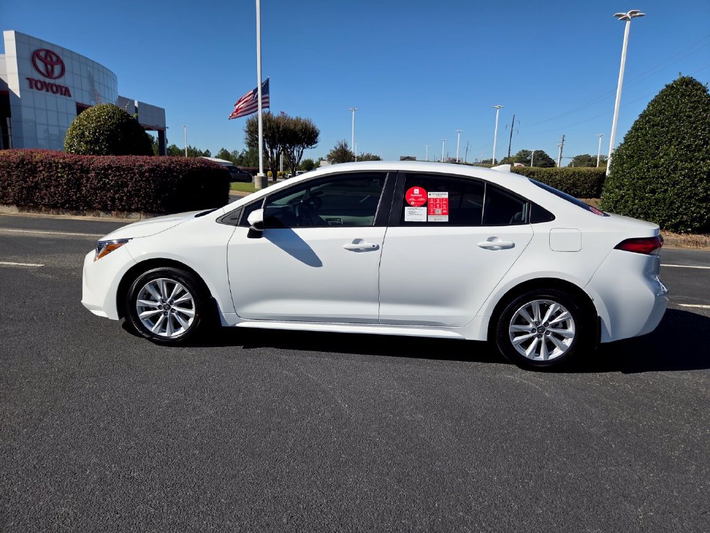 New 2027 Toyota Corolla LE w/ LE Premium Package FWD image 4