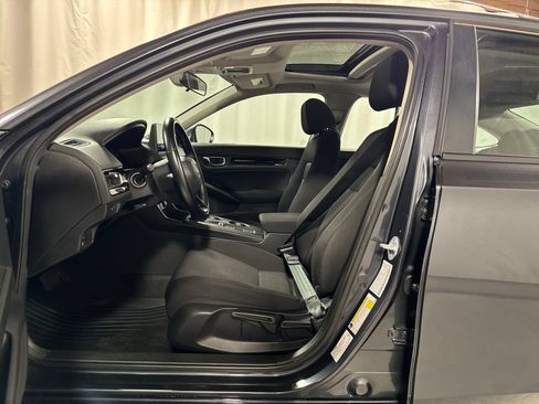 Used 2022 Honda Civic EX image 3