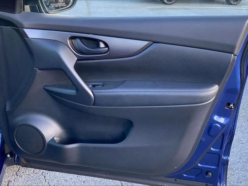 Used 2021 Nissan Rogue Sport S image 22