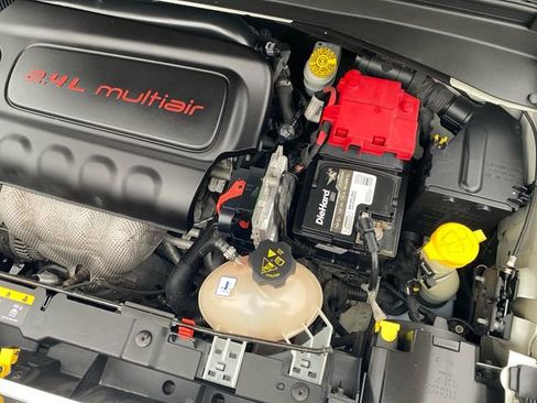 Used 2018 Jeep Renegade Limited w/ UConnect 8.4 Nav Group image 29