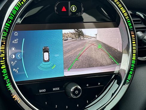 Used 2024 MINI Cooper 4-Door Hardtop image 21