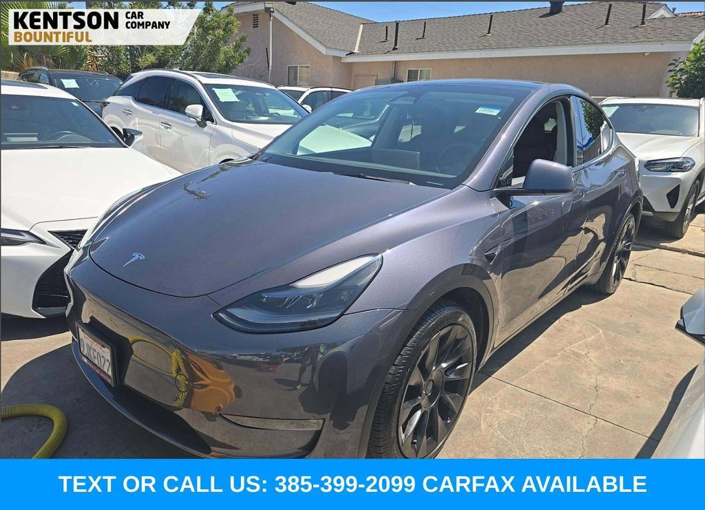 Used 2023 Tesla Model Y Long Range AWD/4WD image 1