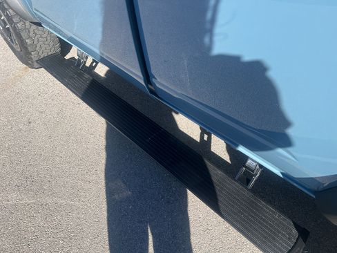 Used 2022 Ford Bronco Badlands image 8