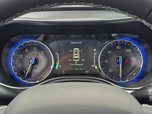 New 2026 Chrysler Pacifica Limited image 21