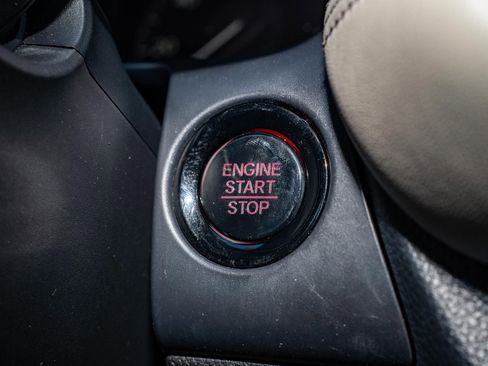 Certified 2023 Honda HR-V LX image 31