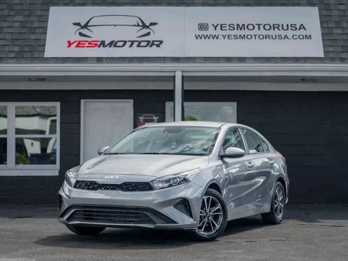 Used 2022 Kia Forte LXS FWD image 1