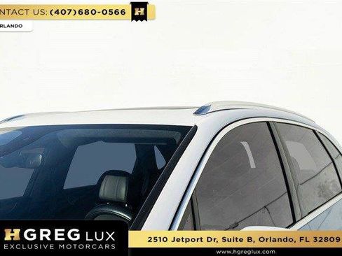 Used 2022 Bentley Bentayga image 11