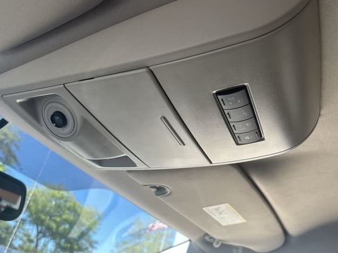 Used 2015 Chrysler Town & Country Touring FWD image 26
