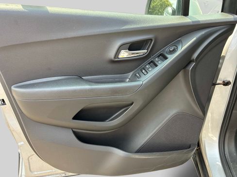 Used 2016 Chevrolet Trax LT FWD image 18