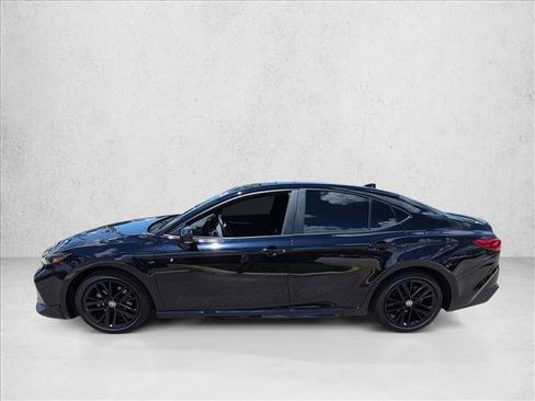 Used 2025 Toyota Camry SE w/ Convenience Package FWD image 9