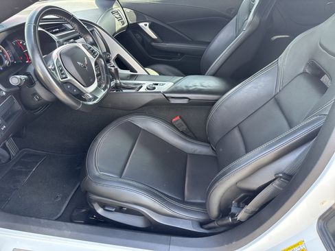 Used 2019 Chevrolet Corvette Stingray Coupe w/ Z51 1LT RWD image 10