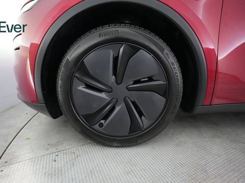 Used 2026 Tesla Model Y Long Range RWD image 19