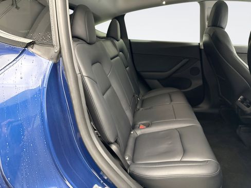 Used 2022 Tesla Model Y Performance image 19