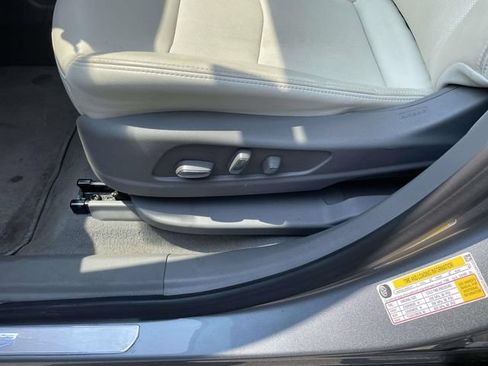 Used 2023 Cadillac XT6 Premium Luxury FWD image 22