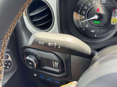 Used 2024 Jeep Wrangler Unlimited AWD/4WD image 20