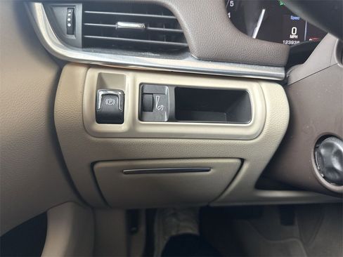 Certified 2017 Cadillac XTS Luxury image 18