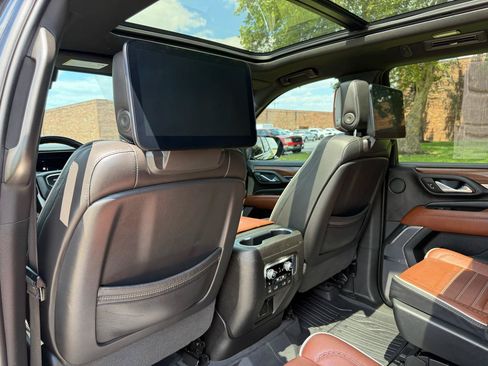 Used 2023 GMC Yukon XL Denali Ultimate AWD/4WD image 40