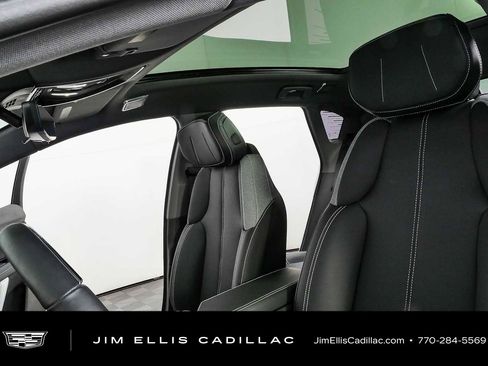 Certified 2025 Cadillac Optiq Luxury 1 AWD/4WD image 5