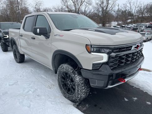 New 2026 Chevrolet Silverado 1500 ZR2 image 2
