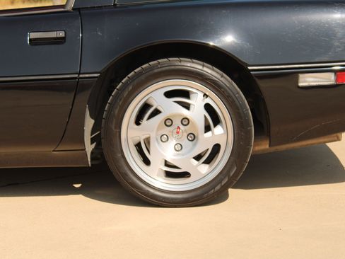 Used 1990 Chevrolet Corvette ZR-1 RWD image 30
