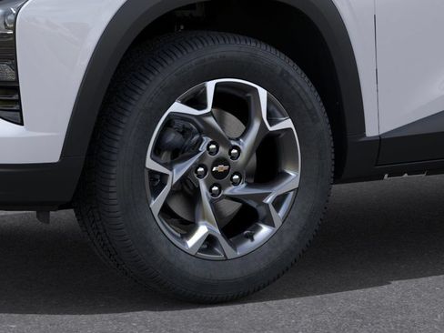 New 2026 Chevrolet Trax LT w/ Driver Confidence Package FWD image 9