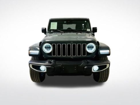 Used 2025 Jeep Wrangler Unlimited Sahara w/ Safety Group image 9