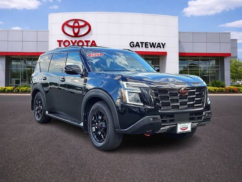 Used 2025 Nissan Armada PRO-4X AWD/4WD image 3