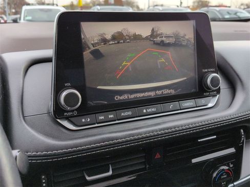 Used 2023 Nissan Rogue SV w/ SV Premium Package image 13