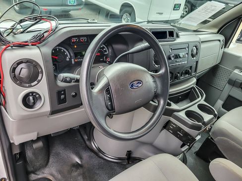 Used 2014 Ford E-350 and Econoline 350 Super Duty image 7