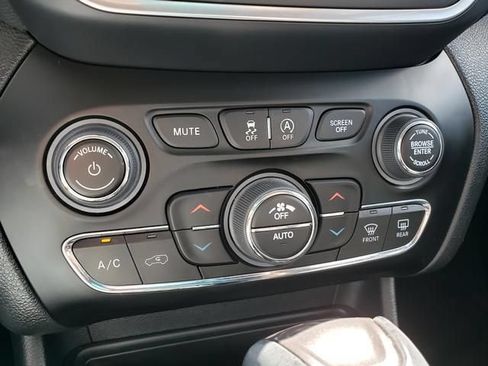 Used 2023 Jeep Cherokee Altitude Lux AWD/4WD image 22