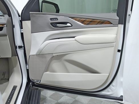 Used 2024 Cadillac Escalade Premium Luxury Platinum w/ Heavy-Duty Trailer Package image 42