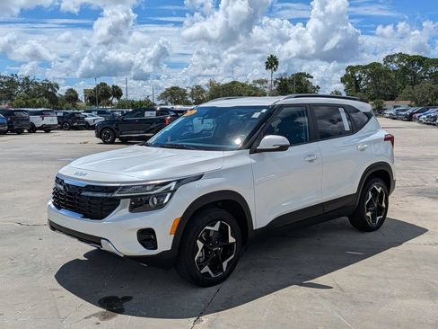Certified 2025 Kia Seltos S AWD/4WD image 4
