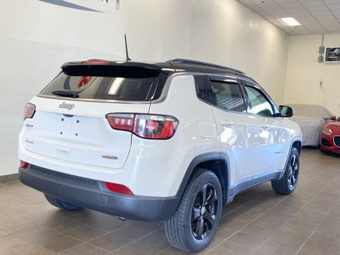 Used 2018 Jeep Compass Latitude w/ Cold Weather Group AWD/4WD image 8