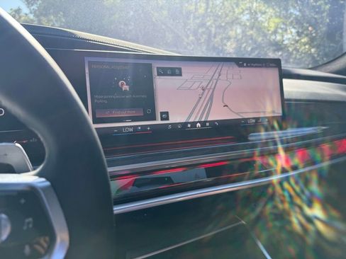 Used 2023 BMW 760i xDrive w/ Executive Package image 28