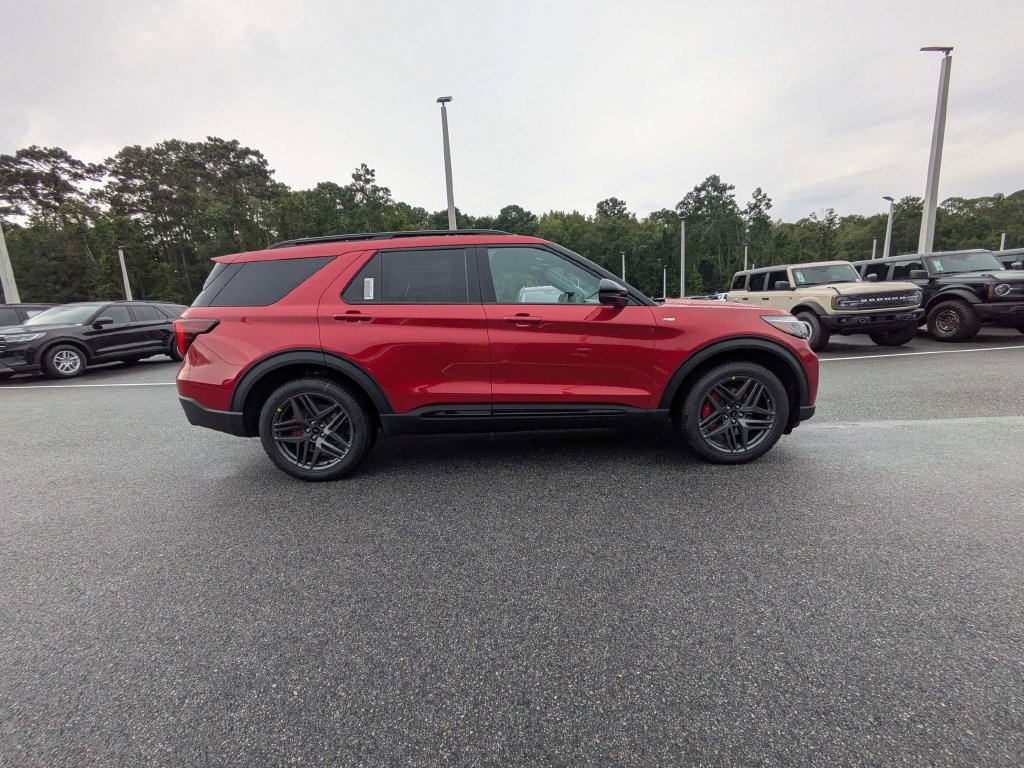 New 2026 Ford Explorer ST-Line w/ ST-Line Street Pack AWD/4WD image 3