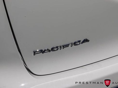 Used 2025 Chrysler Pacifica Select FWD image 35