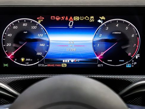 Used 2025 Mercedes-Benz CLA 250 4MATIC image 20