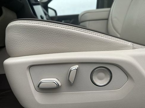 Used 2025 GMC Yukon Denali w/ Denali Reserve Package AWD/4WD image 17