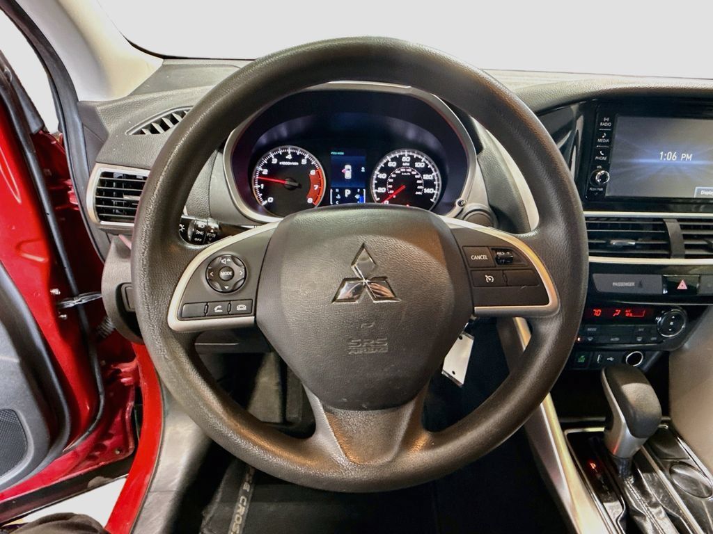 Used 2020 Mitsubishi Eclipse Cross ES FWD image 11